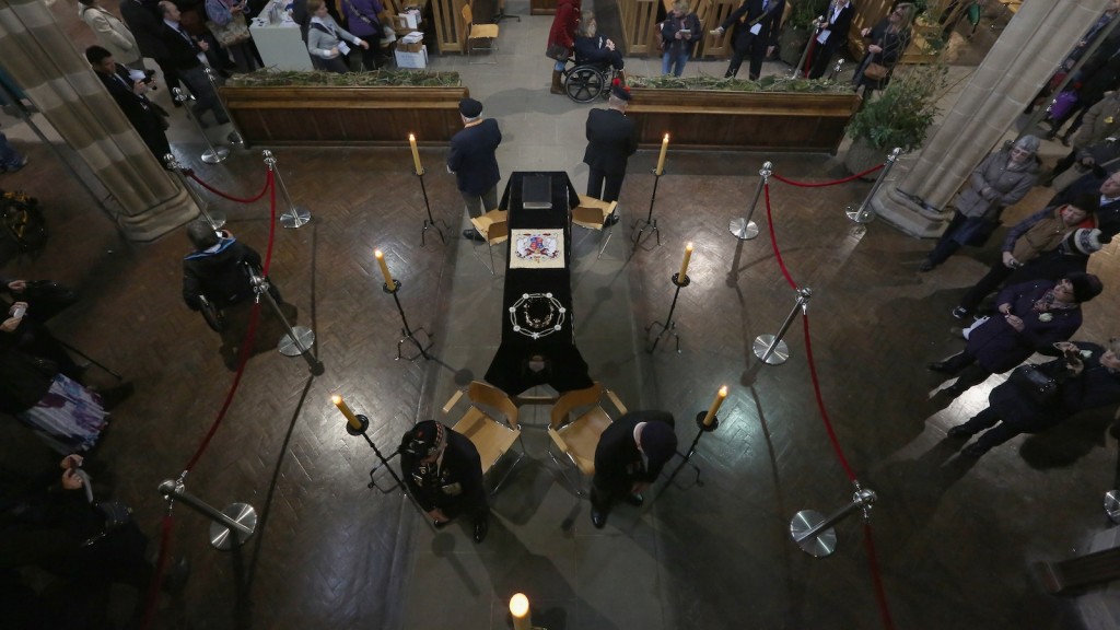 Post and Rope Hire for Reburial of King Richard III - BE Event Hire