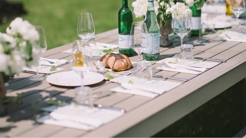 Picnic Table Wedding Decoration - Light, Bohemian and Simple