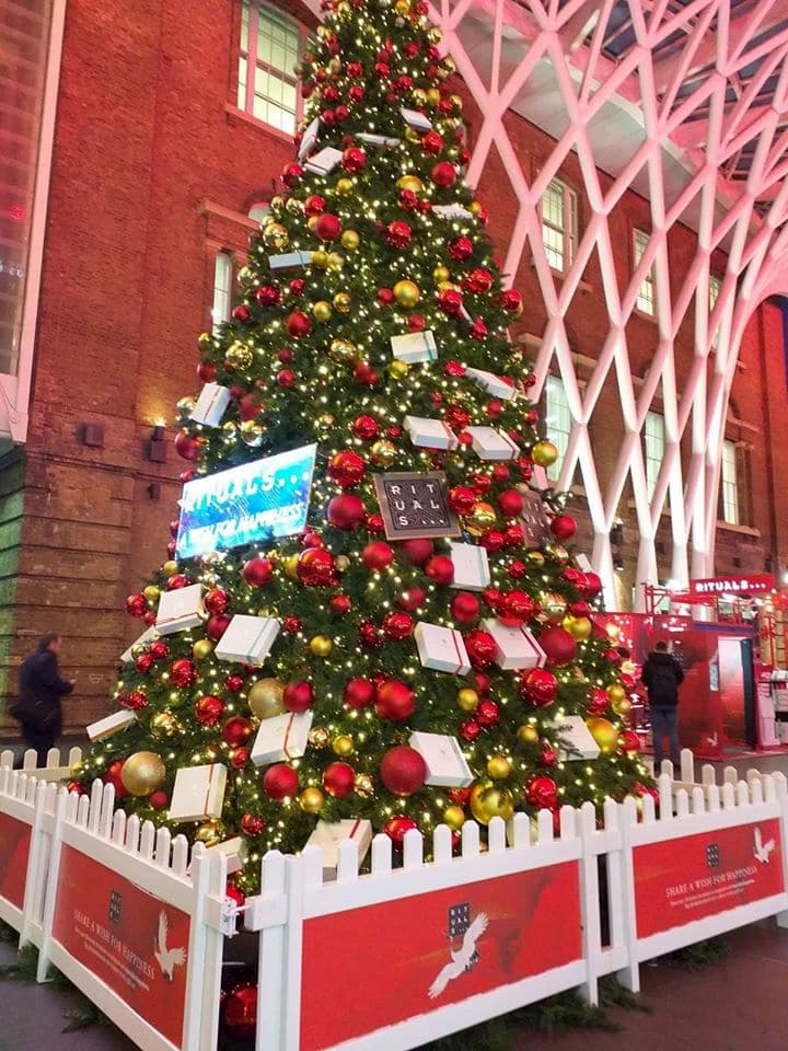 White Picket Fence Christmas Tree - BE Event Furniture Hire